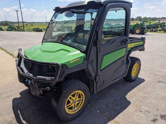 2021 John Deere XUV 835M Equipment Image0