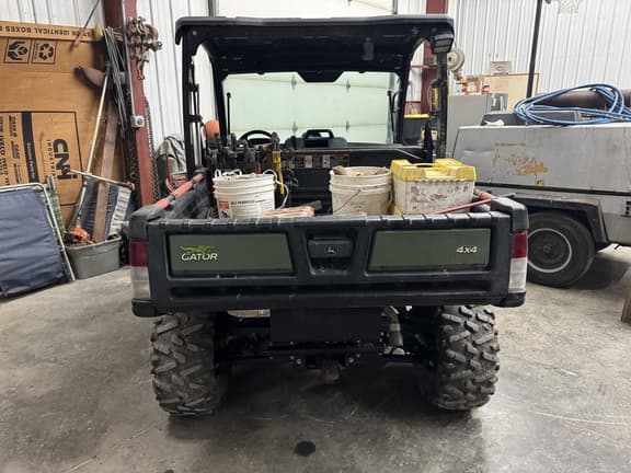 Image of John Deere XUV 835M equipment image 4