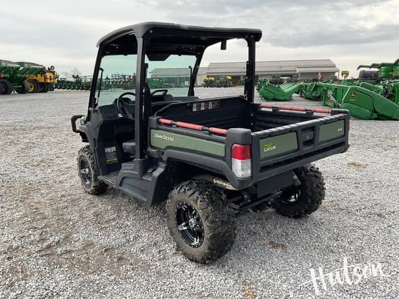 Image of John Deere XUV 835M equipment image 3