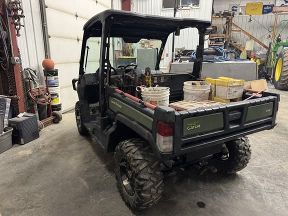 Image of John Deere XUV 835M equipment image 3