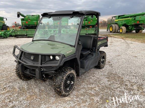 Image of John Deere XUV 835M equipment image 1