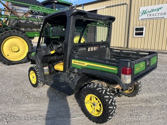 Image of John Deere XUV 835M equipment image 2