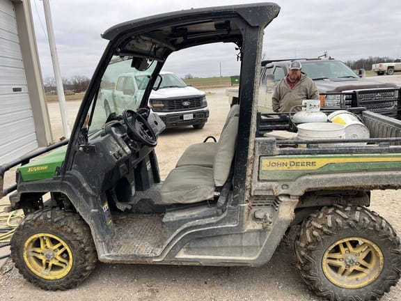 2021 John Deere XUV 835M Equipment Image0