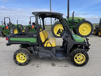 2021 John Deere XUV 835M Equipment Image0