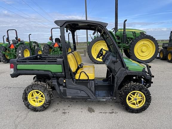 Image of John Deere XUV 835M equipment image 1