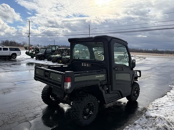 Image of John Deere XUV 835M equipment image 2