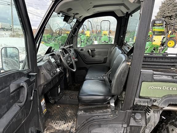 Image of John Deere XUV 835M equipment image 4