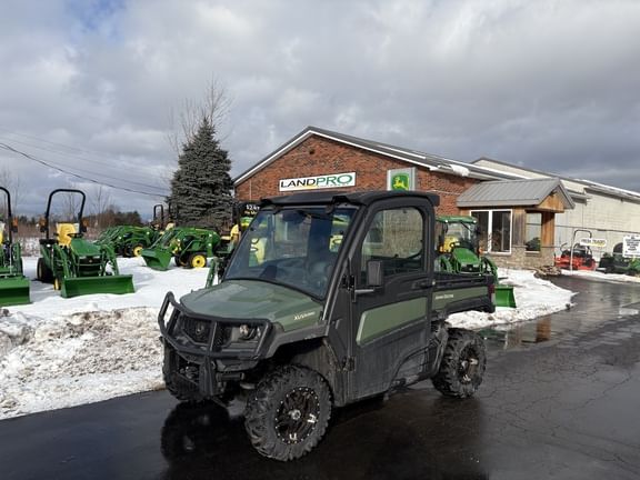 2021 John Deere XUV 835M Equipment Image0