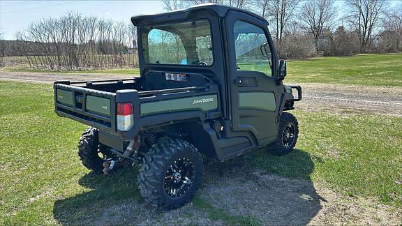 Image of John Deere XUV 835M equipment image 3