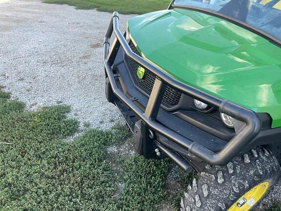 Image of John Deere XUV 835M equipment image 2