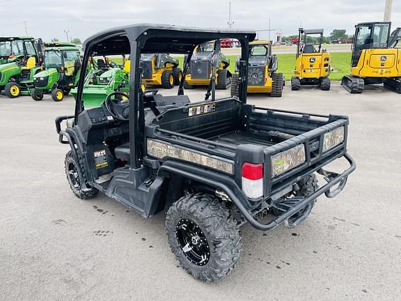 Image of John Deere XUV 835M equipment image 1