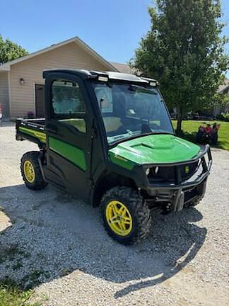 Image of John Deere XUV 835M equipment image 2