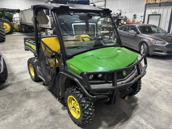 Image of John Deere XUV 835M equipment image 2