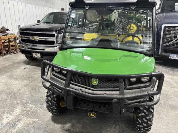 Image of John Deere XUV 835M equipment image 1