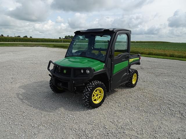 Image of John Deere XUV 835M equipment image 1