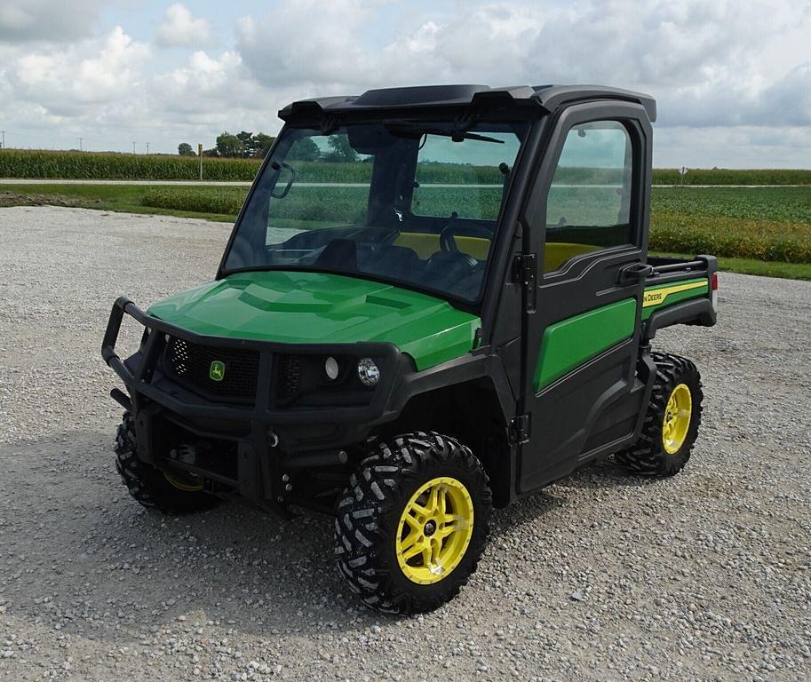 Image of John Deere XUV 835M Primary image