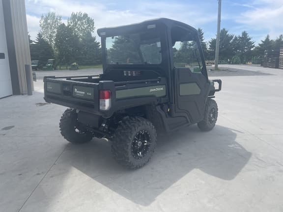 Image of John Deere XUV 835M equipment image 2