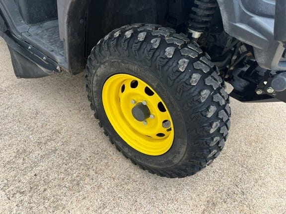2021 John Deere XUV 835M Equipment Image0