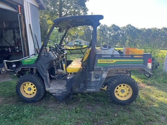 Image of John Deere XUV 835M equipment image 1