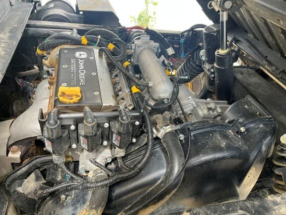 Image of John Deere XUV 835M equipment image 3