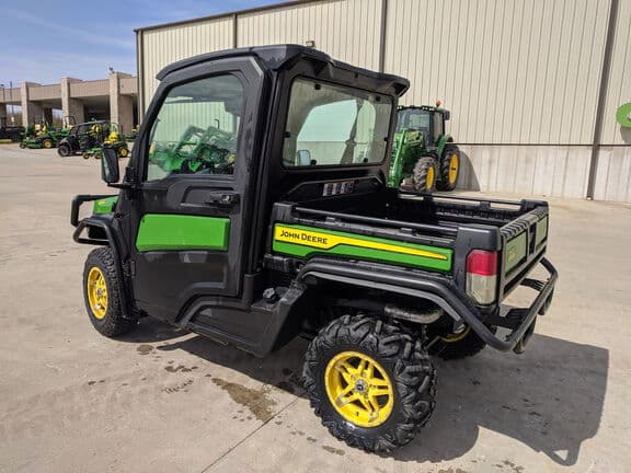 Image of John Deere XUV 835M equipment image 2