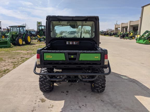 Image of John Deere XUV 835M equipment image 3