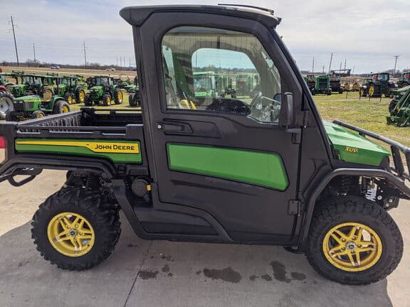Image of John Deere XUV 835M equipment image 4