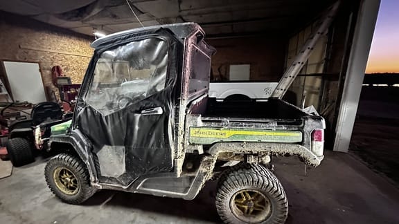 2021 John Deere XUV 835M Equipment Image0