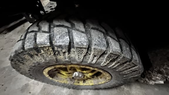 Image of John Deere XUV 835M equipment image 4