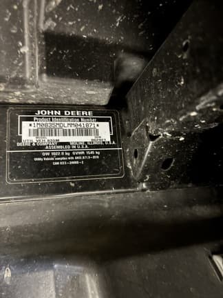 Image of John Deere XUV 835M equipment image 1