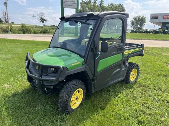 Image of John Deere XUV 835M Primary image