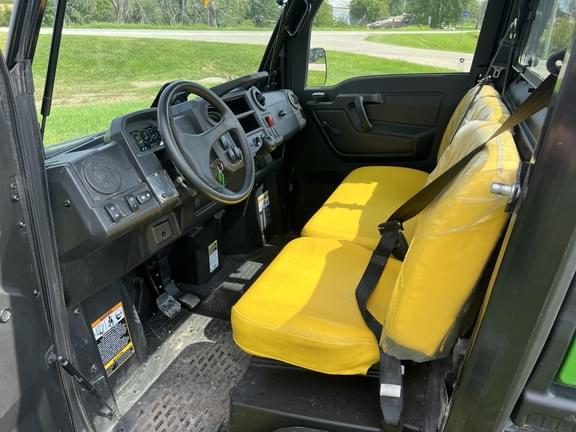 Image of John Deere XUV 835M equipment image 3