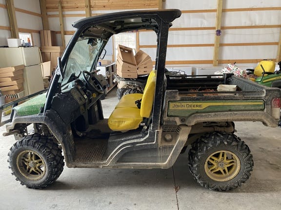 2021 John Deere XUV 835M Equipment Image0