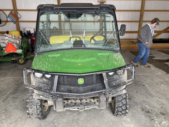 Image of John Deere XUV 835M equipment image 1