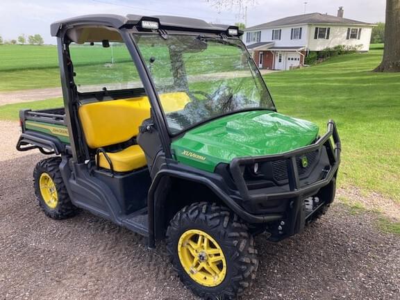 Image of John Deere XUV 835M Primary image