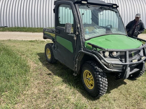 Image of John Deere XUV 835M equipment image 1