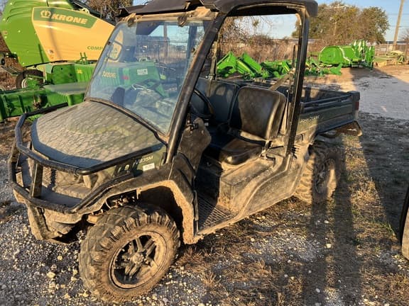 Image of John Deere XUV 835M equipment image 1