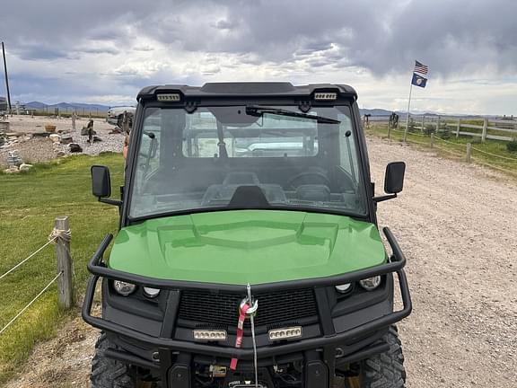 Image of John Deere XUV 835M equipment image 1