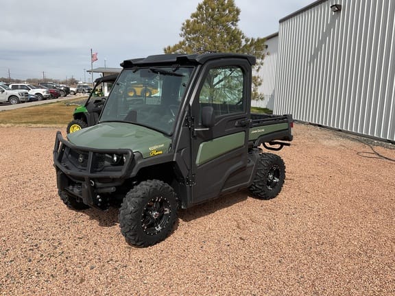 2021 John Deere XUV 835M Equipment Image0