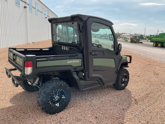 Image of John Deere XUV 835M equipment image 1