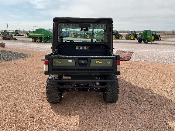 Image of John Deere XUV 835M equipment image 3