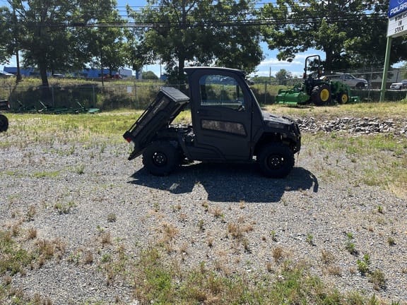 Main image John Deere XUV 835M