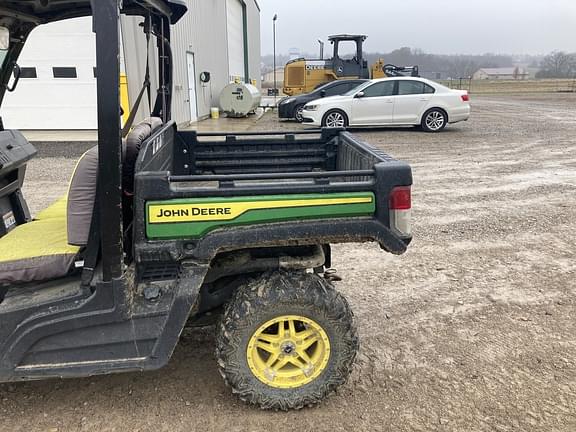 Image of John Deere XUV 835M equipment image 4