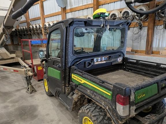 Image of John Deere XUV 835M equipment image 1
