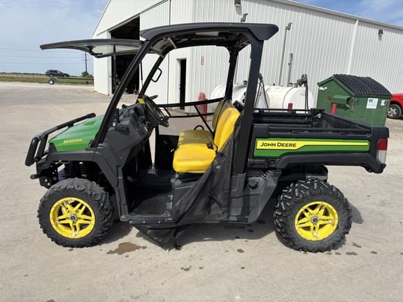 Image of John Deere XUV 835M equipment image 1