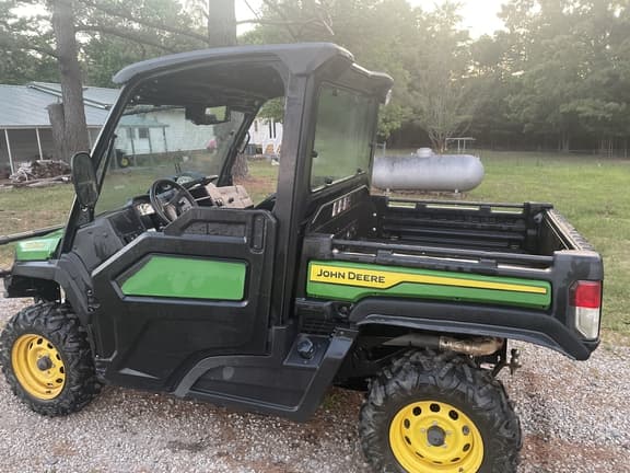 Image of John Deere XUV 835M equipment image 1
