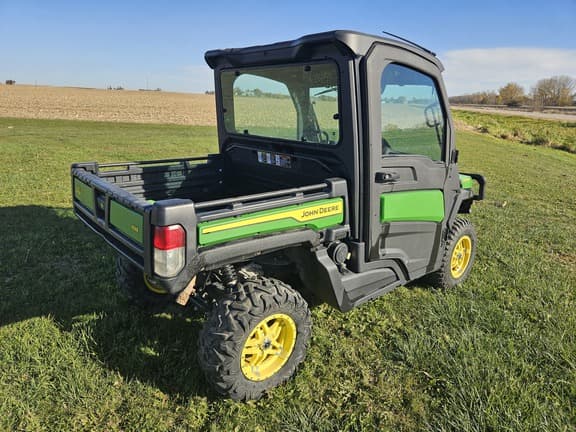 Image of John Deere XUV 835M equipment image 4
