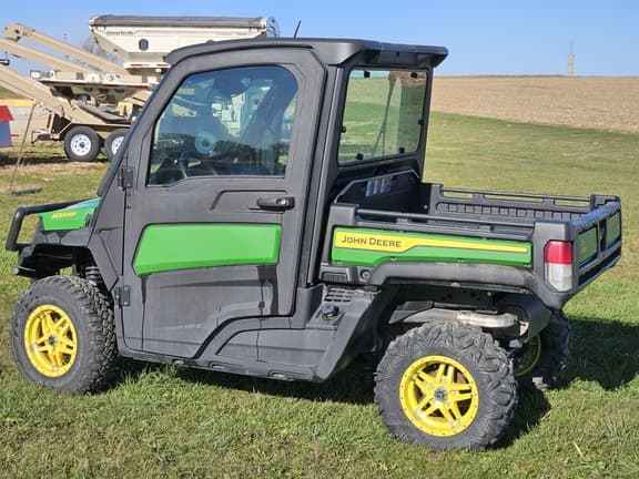 Image of John Deere XUV 835M equipment image 2
