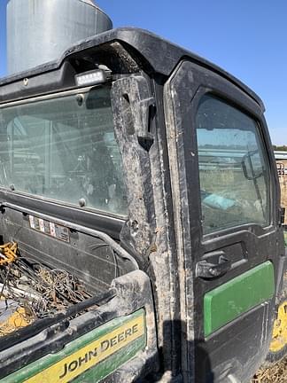 Image of John Deere XUV 835M equipment image 2