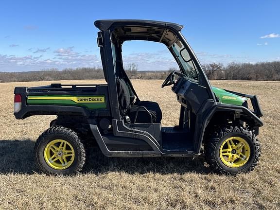 Image of John Deere XUV 835M equipment image 2